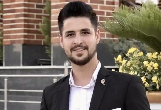 #MohammadGhobadloo’s death sentence hangs in the balance. Every hour that passes increases the risk of his execution. The prisoners of this Revolution are our heroes.Wherever we are— in whatever way we can, we must be the voice for him &amp; his despondent family.He deserves to live.