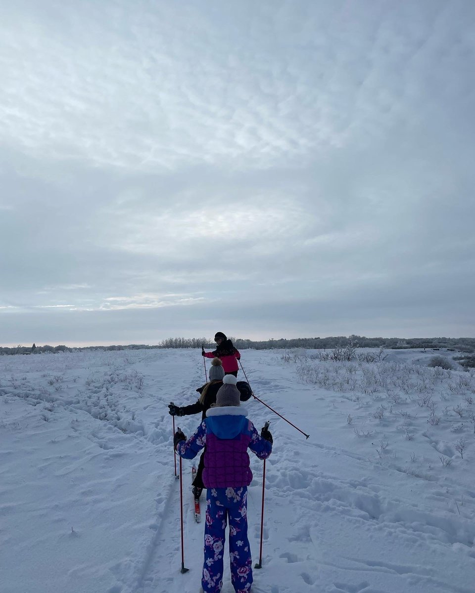 CityParkSchool's tweet photo. What a FABULOUS day! Thanks Ms. Marie and Amanda for taking these lucky students out to Beaver Creek for all kinds of wonderful! #spslearn #learnontheland #getoutside #winterisfun https://t.co/GsqoE4sNHr