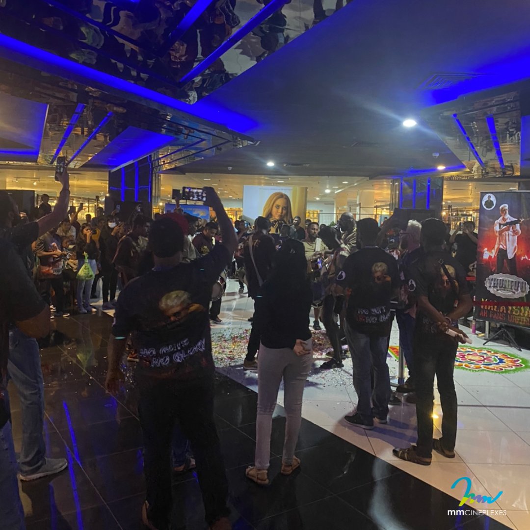 mmCineplexes's tweet photo. Fans!!! You guys are AMAZING!!! 🔥 Full House on yesterday night's session for movie #Thunivu by Ajit Kumar Fan Club at mmC Mahkota Parade❤️

You don't want to miss this movie! Get your tickets NOW! 
https://t.co/nQetc6qN6H

#AjithKumar #AjithKumarfc #mmCineplexes https://t.co/aDEVc6K9qP