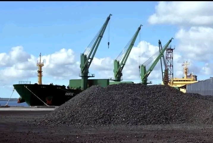 ⚒🚢 El primer barco que trasegará piedra-rajón desde Cuba para el proyecto del Tren Maya, en México, comenzó a cargar en el puerto de Cienfuegos. <a href="/cadenagramonte/">Cadena Agramonte</a> <a href="/ReinaldoCspede2/">Reinaldo Céspedes</a> <a href="/aliciarca/">Alicia SosaVelázquez</a> <a href="/Niurisleidy/">Niurisleidy</a> <a href="/Idaylen1/">Idaylen</a> @IcrtCuba <a href="/Radisleidys/">Radis Madariaga</a> <a href="/FHHernndez1/">Federico Hernández Hernández</a> <a href="/JorgeLu09046416/">Jorge Luis González Pavón</a>