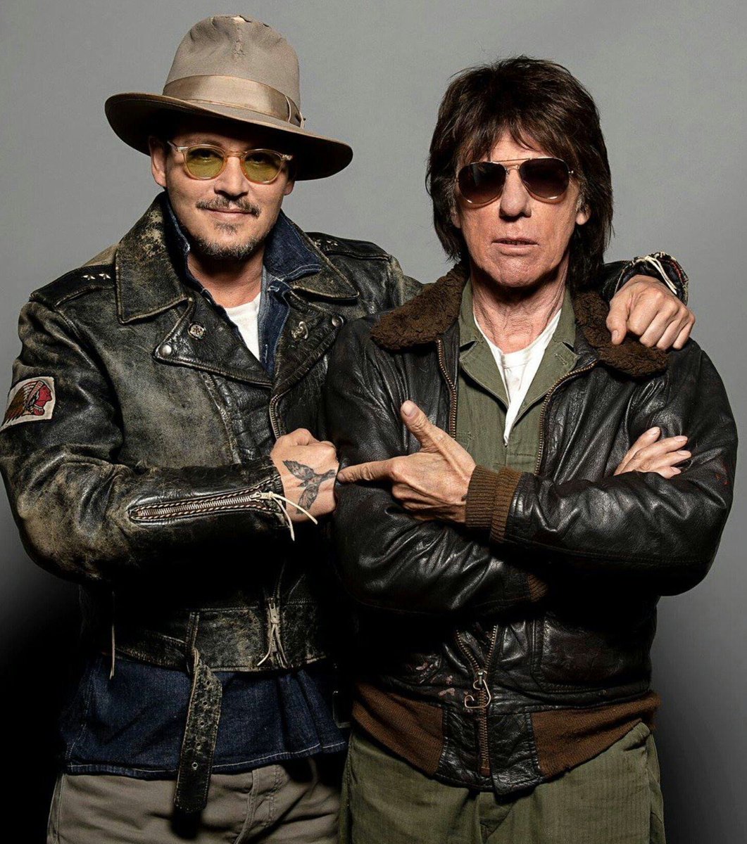 hollywoodvamps's tweet photo. We are saddened to hear of the passing of our dear friend and guitar legend Jeff Beck. Jeff's incredible musicianship and passion for guitar has been an inspiration to us all. He was a true innovator and his legacy will live on through his music. Rest in peace, Jeff. https://t.co/6kZY1NsgQf