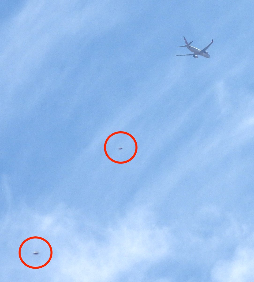 UFOSightings101's tweet photo. UFOs Over South Australia Following Passenger Jet, Jan 11, 2023, UFO Sighting News. Eyewitness states: "I saw two large disc shaped objects approach the aircraft from the west coming in from below the aircraft. The objects passed the Boeing at an incredible speed." #ufotwitter https://t.co/W6yu1RGu9q
