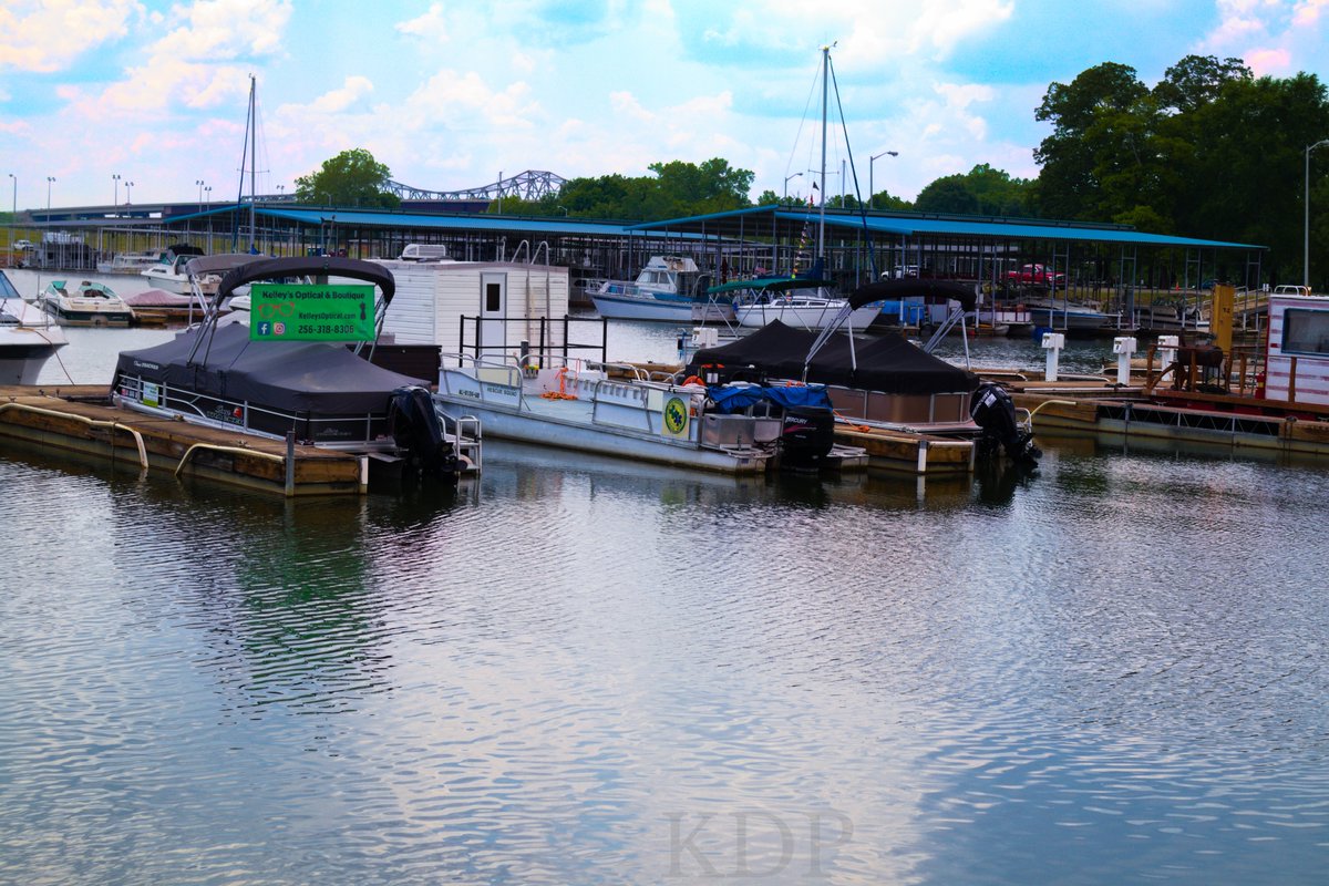 KupDonyx's tweet photo. Boats. https://t.co/GiYkAQyTRc