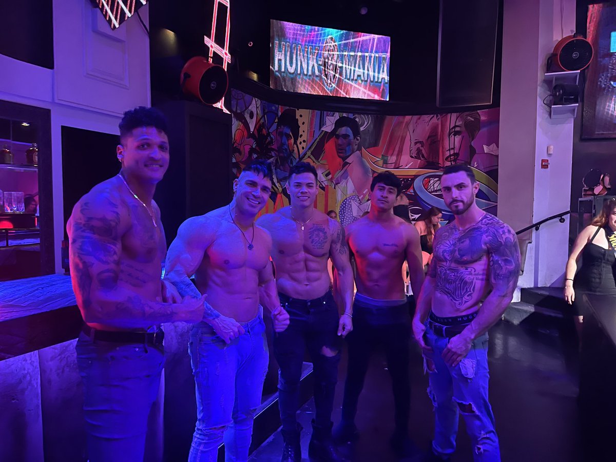 #hunkomania #malerevue #malemodels #GoldenGlobes #BacheloretteParty #malereview #Miami #MiamiBeach #hunkomaniamiami