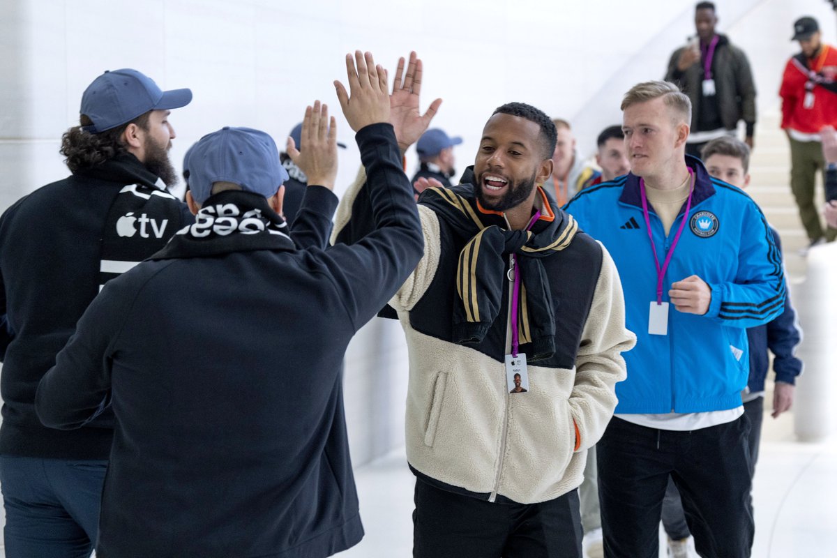 Tim Cook tweet media