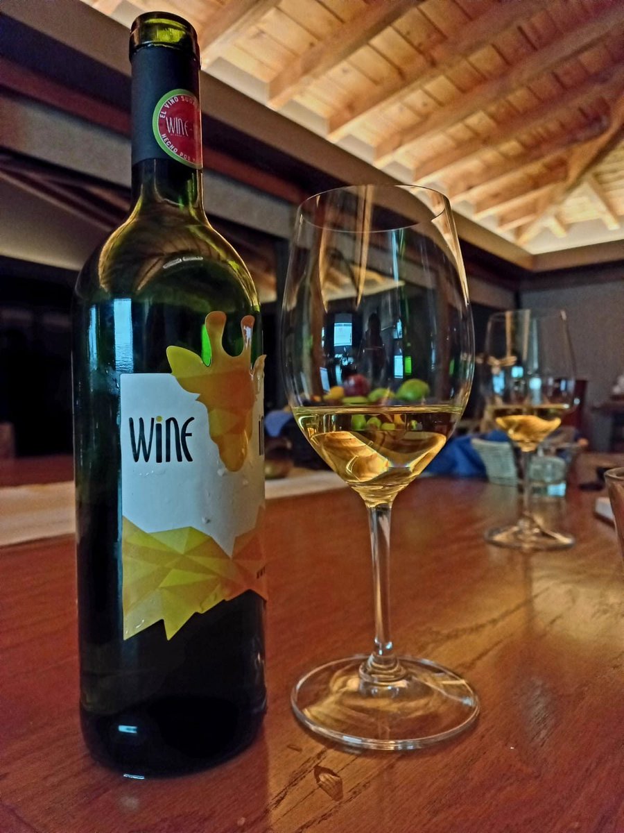 Después de el receso vacacional decembrino, regresamos a las sesiones del nuevo mundo, viajamos a Sudáfrica con el Sommelier José Luis Umaña. Una sesión rica en historia y tradición vitivinícola. 

#diplomadovinos #diplomadovinosonline #sommelierlife #vinosudafrica #WoSA