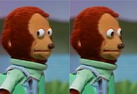 Shakira: "Cambiaste un Ferrari por un Twingo. Un Rolex por un Casio".

Yo manejando un Twingo con un reloj Casio: