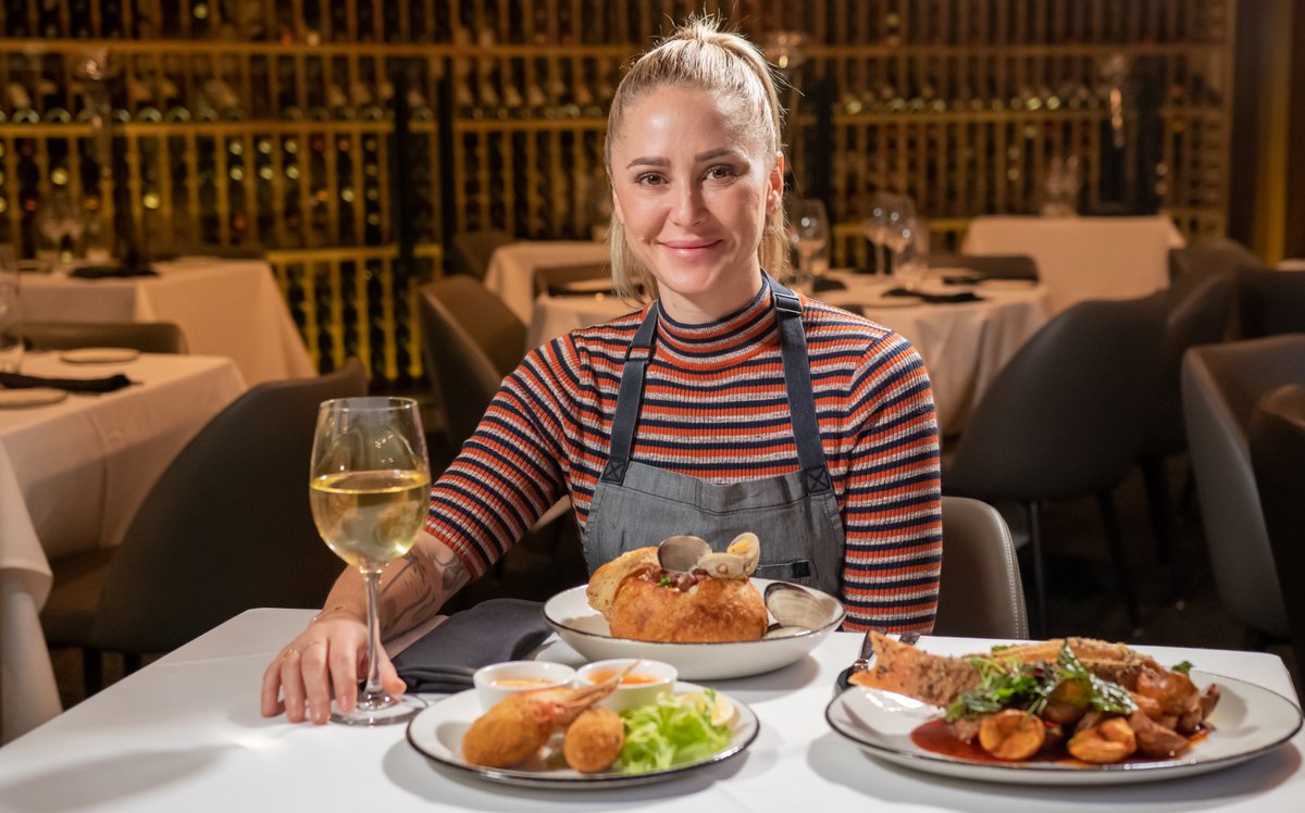 1 MORE DAY until @ChefBrookeW's coastal-inspired menu launches at ESQUIRE in Chicago's Gold Coast: bit.ly/3k8QRYG

#chicago #chicagofoodies #topchef