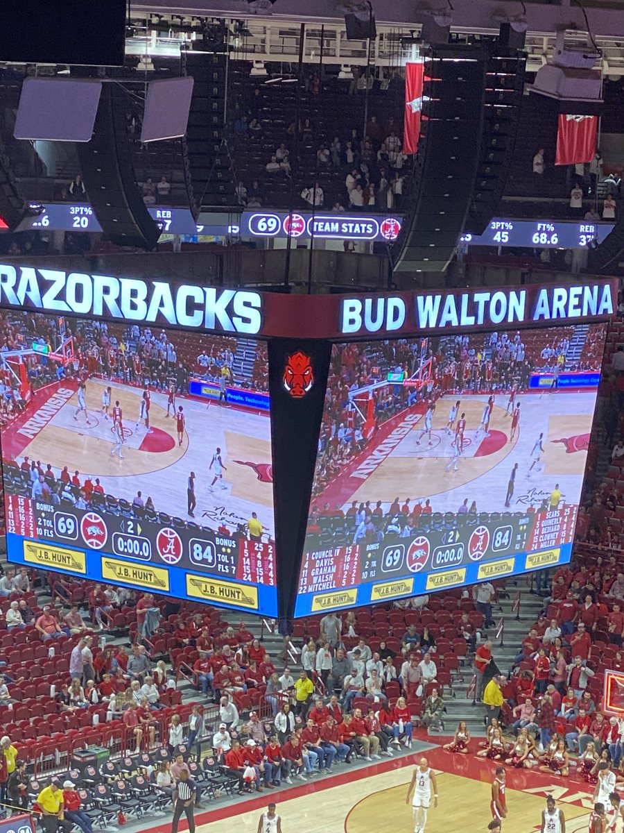 That deserves a 
#RollTide 👍🏼🏀