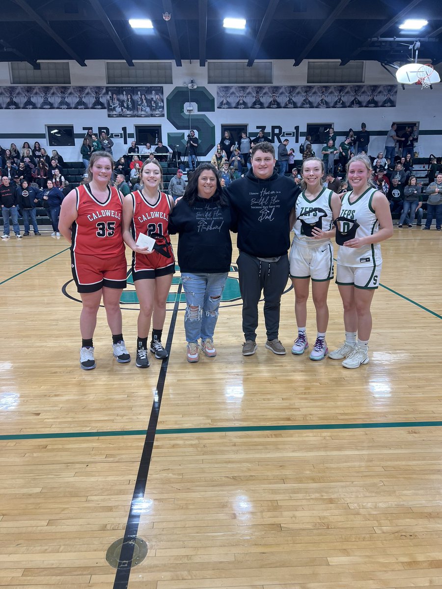 amycrum16's tweet photo. Congrats to the 2023 Heart and Hustle recipients. @NobleLocal_SD @LadyZeps @JodiSchott24 @CoachHesson @CaldwellAthDept @myaleachhh @charliwickham https://t.co/0G7J8ltpkM