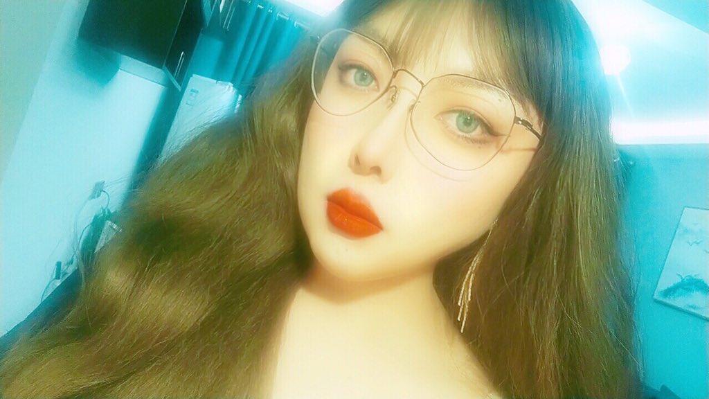 Mimi30782844's tweet photo. @shutiao1122 每周都偷偷和对门的男邻居做爱，他老婆不知道！他老婆还以为她老公来找我喝酒，和我关系好，因为我是lady boy 实际上是疯狂的在浴室，厨房，客厅，阳光房打炮！ https://t.co/PNmu7AdXUS