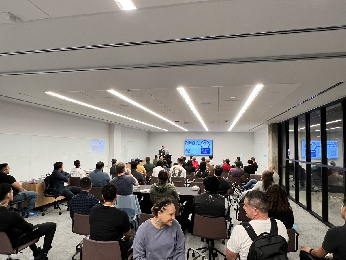 BarnuevoLeo's tweet photo. We just started with this new @freeCodeCamp MeetUp at the Ion @TheIonHouston. We have Corey tonight speaking about his experience with freeCodeCamp and how it helped him to land a job in tech https://t.co/q7F3UhAIH5