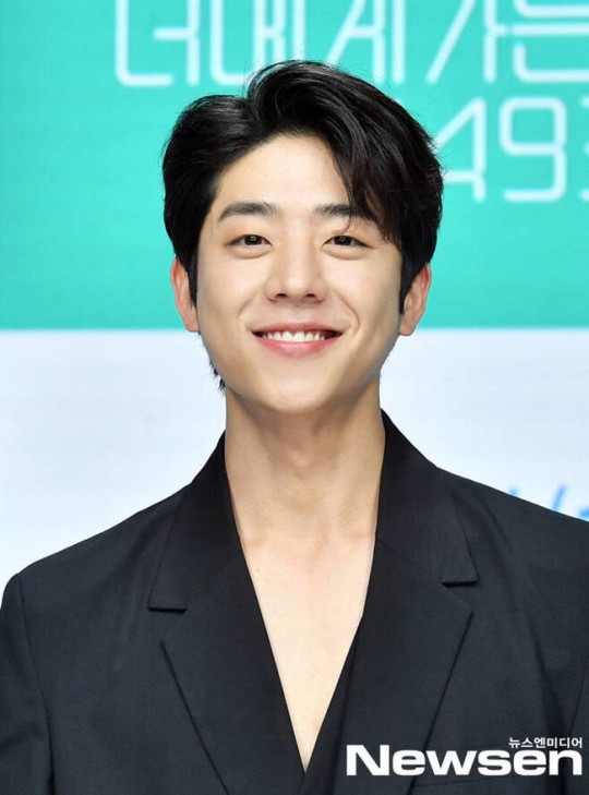 #ChaeJongHyeop is in talks to join #ParkEunBin in the new romcom #DivaofTheDesertedIsland!

About a woman who is rescued on a deserted island after going missing 15-years ago.