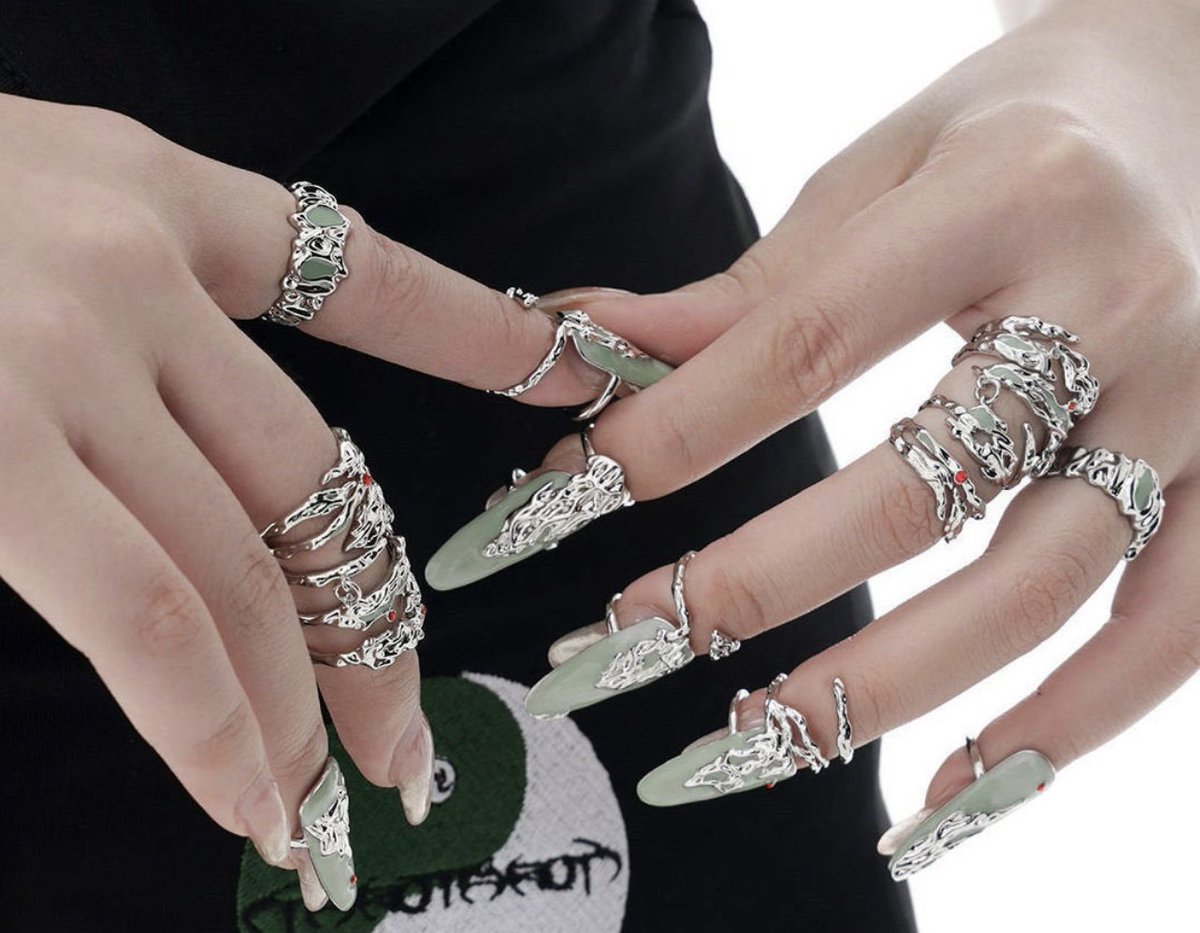 EVONOVAART's tweet photo. Rare Etsy finds. https://t.co/dxnEGjdXsj   #etsy #etsyshop #btsfans #kpop #nailart #nailrings #nft https://t.co/niiKdDU9WM