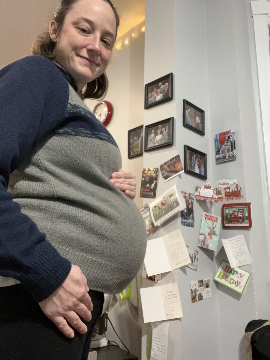 gstud04's tweet photo. 41 weeks pregnant and maybe tomorrow they can induce us 🤞 https://t.co/LtCJSwWfRW