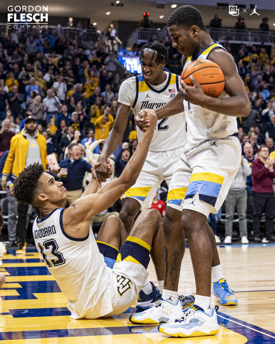MarquetteMBB's tweet photo. #25 Marquette defeats #6 UConn 82-76.

RECAP:⤵️
https://t.co/eacAhgXzu8

#MUBB | #WeAreMarquette https://t.co/BTUJp2XJlD