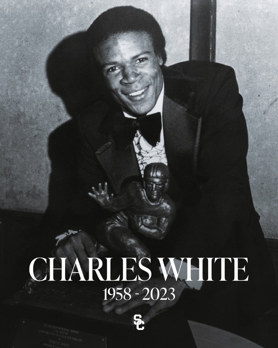USC_Athletics's tweet photo. #FightOnForever, Charles White. 

The 1979 Heisman Trophy winner, who won a national championship with USC in 1978 and went on to make the College Football Hall of Fame, died today in Newport Beach. He was 64. https://t.co/iH0ANvslSM