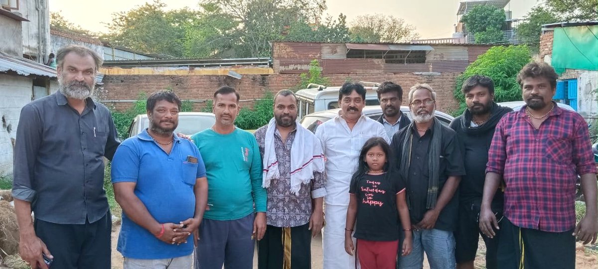 Premnazir13's tweet photo. #எனது அருமை #சென்னை #நட்புக்கள் தங்களது #ஐயப்ப #யாத்திரையை முடித்துவிட்டு #திரும்பிய போது #கம்பத்தில் வைத்து #சந்தித்த #அழகான தருணம்.... https://t.co/fUMn9ZzHT8