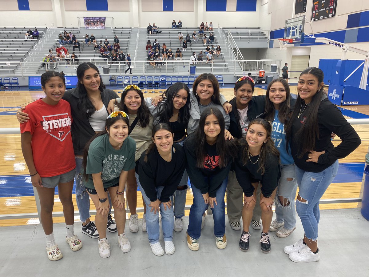 StevensFalconSB's tweet photo. Lady Falcon Hoops for the WIN❤️🏀🖤🥎@stevensgirlsbb @FalconsAth https://t.co/YtLjQ7NCNY
