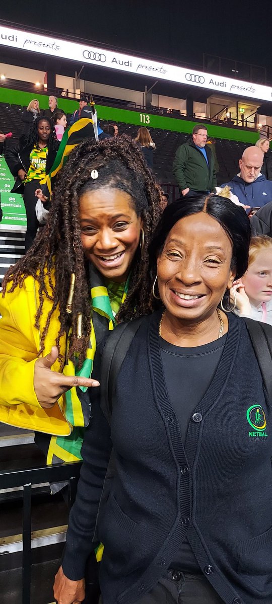 Hunter1_lj's tweet photo. @InTheChatTime @SkyNetball @EnglandNetball @NetballSL @telegraphwomen @CazJMMcCann @TheoDenise @Dinamarden1 @sachgrant @tonywriter1 @ttgameplan @NetballJamaica Great to grab word with one  😚of #MyLegends;Coach #ConneFrancis💚💛🖤 boy if you missed her playing days, you miss out💯% Great to catch up #NetballFamily and if you doubt me..look at the joy of  Sisters greet each other  @EboniBChambers 🌹&amp; @GevaMentor 🌹 https://t.co/2SCydeSbsO
