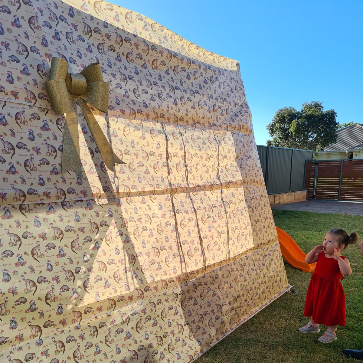 vulyplay's tweet photo. A Vuly swing set wrapped up as a Christmas present! π±
Wonder how long it took! π
What did you gift your kids for Christmas? π§π»βπ
#Vuly #Swings #ChristmasGift https://t.co/kAt4hSH14f