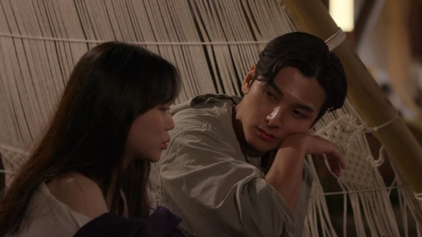 from_mariii's tweet photo. IF MY MAN DOESNT LOOK AT ME THE WAY SEJUN LOOKS AT SOE I DONT WANT IT 😩😭 #SinglesInferno2 https://t.co/JLvIWPqj98