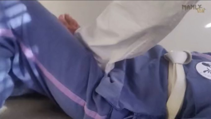 4 pic. Looks like he is not hard anymore during my class right?

https://t.co/fur6ObZ8V1

#karatefeet