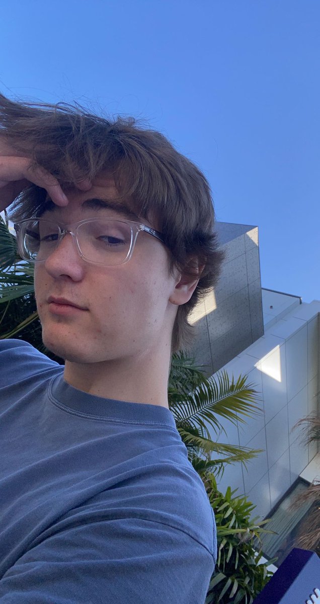 smye_oce's tweet image. this nancyboy thinks he got rizz. 🤣