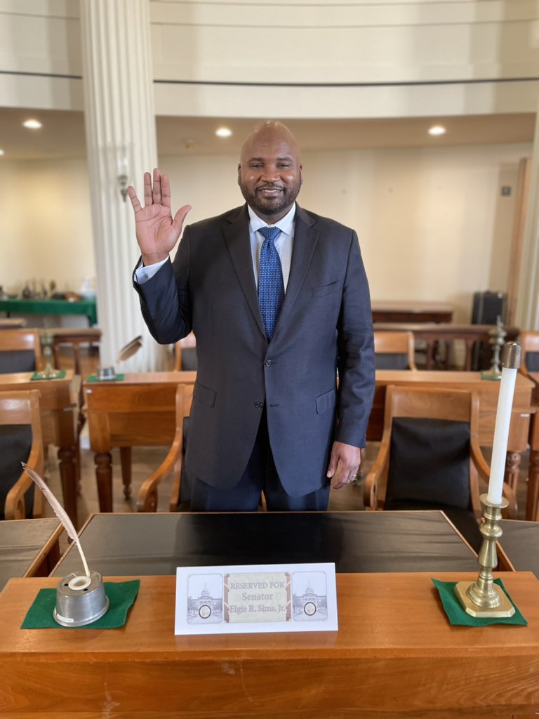 ElgieSims's tweet photo. THANK YOU to the Amazing people of the 17th District for allowing me to serve you. Here are a few pictures from today’s inauguration of the Illinois Senate for the 103rd General Assembly. Thank you!!!
#Serving17
#Twill
#appreciation
#103rdgeneralassembly
#IllinoisSenate
#thankyou https://t.co/jtmN6bqF48