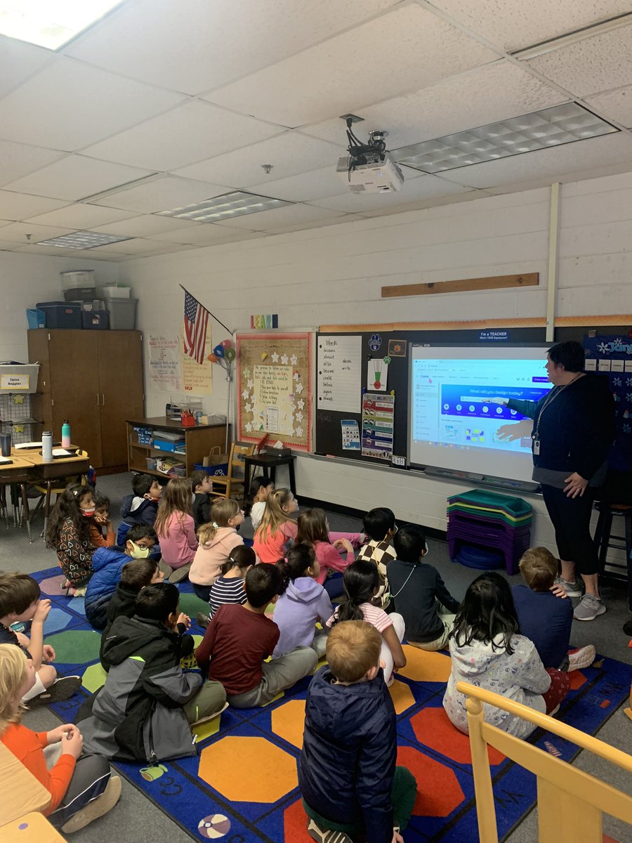 _klwright1's tweet photo. Learning how to CANVA from @lisaprill  and then using it for our weather PBL @oakhilles https://t.co/dU0EvO87Cq
