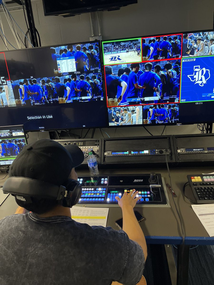 C3Studios_CCISD's tweet photo. Love seeing our @CCISD_CTE grads working around town @RiceAthletics @UHCougars ! #Whoop #GigEm - we have our first @ClearCreekISD grad working for @12thManP @ClearSpringsHS @ClearBrookHS https://t.co/MbZmfMBtNC