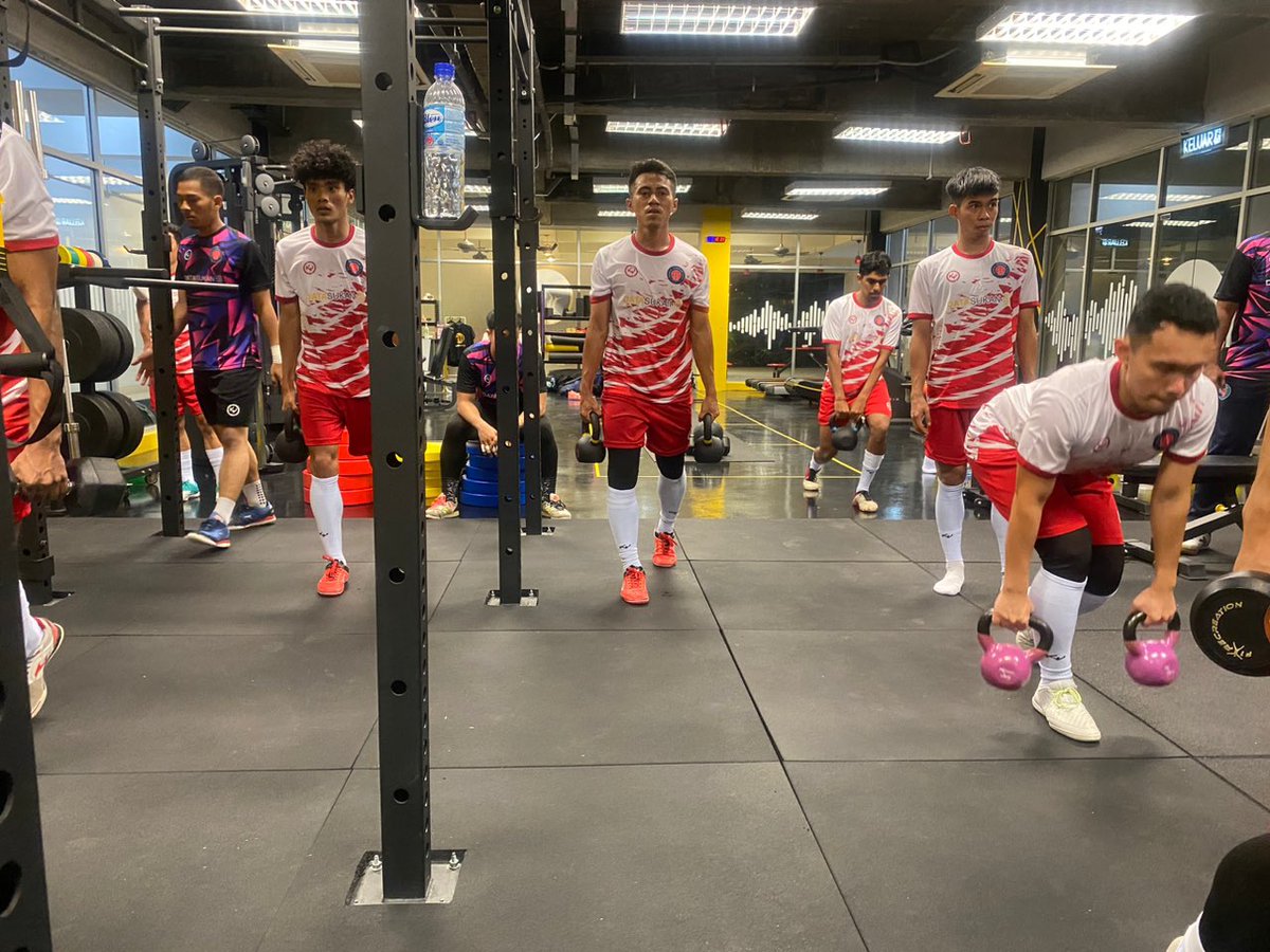 KakiJersi's tweet photo. KL City FC with their latest training kit. Preparing for 2023 MPFL campaign. https://t.co/ipEAVtTDPm