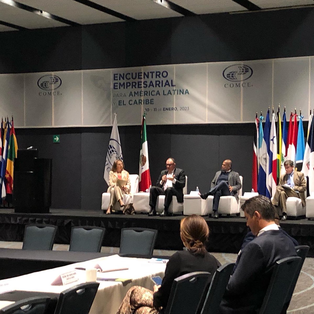 jlvalmon's tweet photo. Encuentro Empresarial para America Latina y Caribe, por @ComceOficial 

Sinergias comerciales y logísticas para generar negocios a empresas Veracruzanas, asociados @comceveracruz y Sur-Sureste. Un gran mercado que aprovechar. La óptima y ágil logística es la base #SomosCOMCE https://t.co/Ui9WiPHbKw