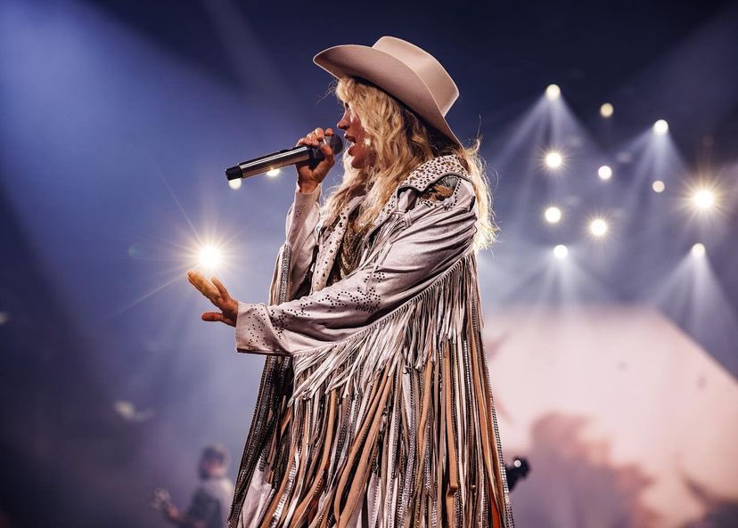 carrieskingdom's tweet photo. RT to Vote 

I’m voting #CarrieUnderwood for #FaveTourStyle at the #iHeartAwards https://t.co/cAs0Jh7Jcy