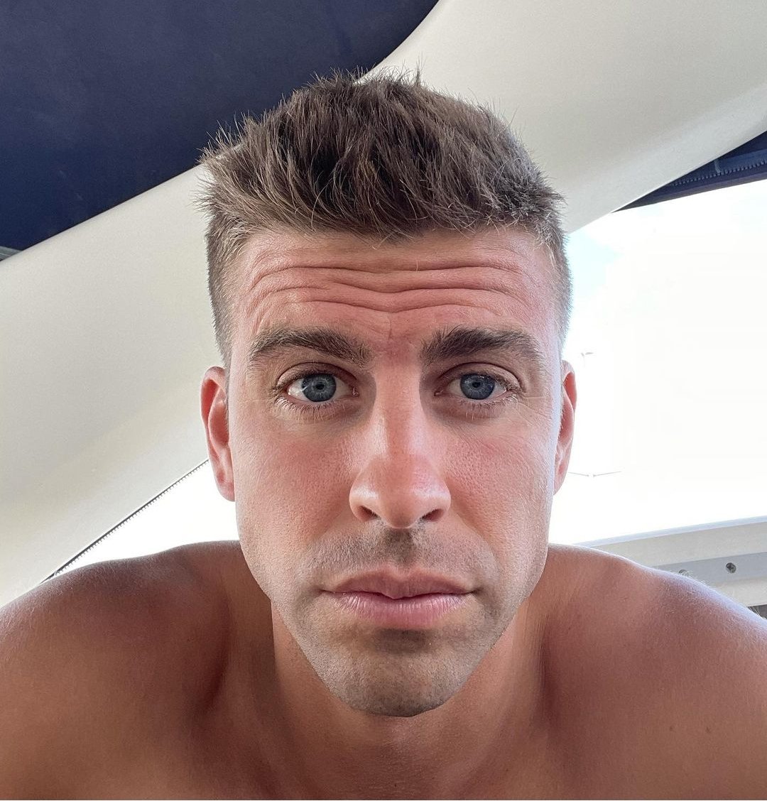 FisicoImpuro's tweet photo. Bueno, definamos ésto de una buena vez:

🔃 Team Gerard Piqué
❤️ Team Shakira https://t.co/FvT3K4rlCE