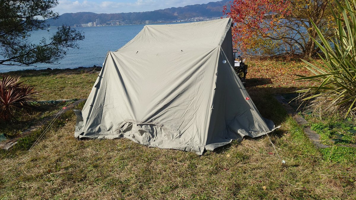 jiafou's tweet photo. #GOGlamping冬キャンプ
この冬３０年ぶりに張ったテントはG.Gパップです
まぁ３０年前のテントはワンタッチのポップアップなんで、今回初めて張ったと言ってもいいぐらいですね＼(^o^)／ https://t.co/6z9LxVXxIa