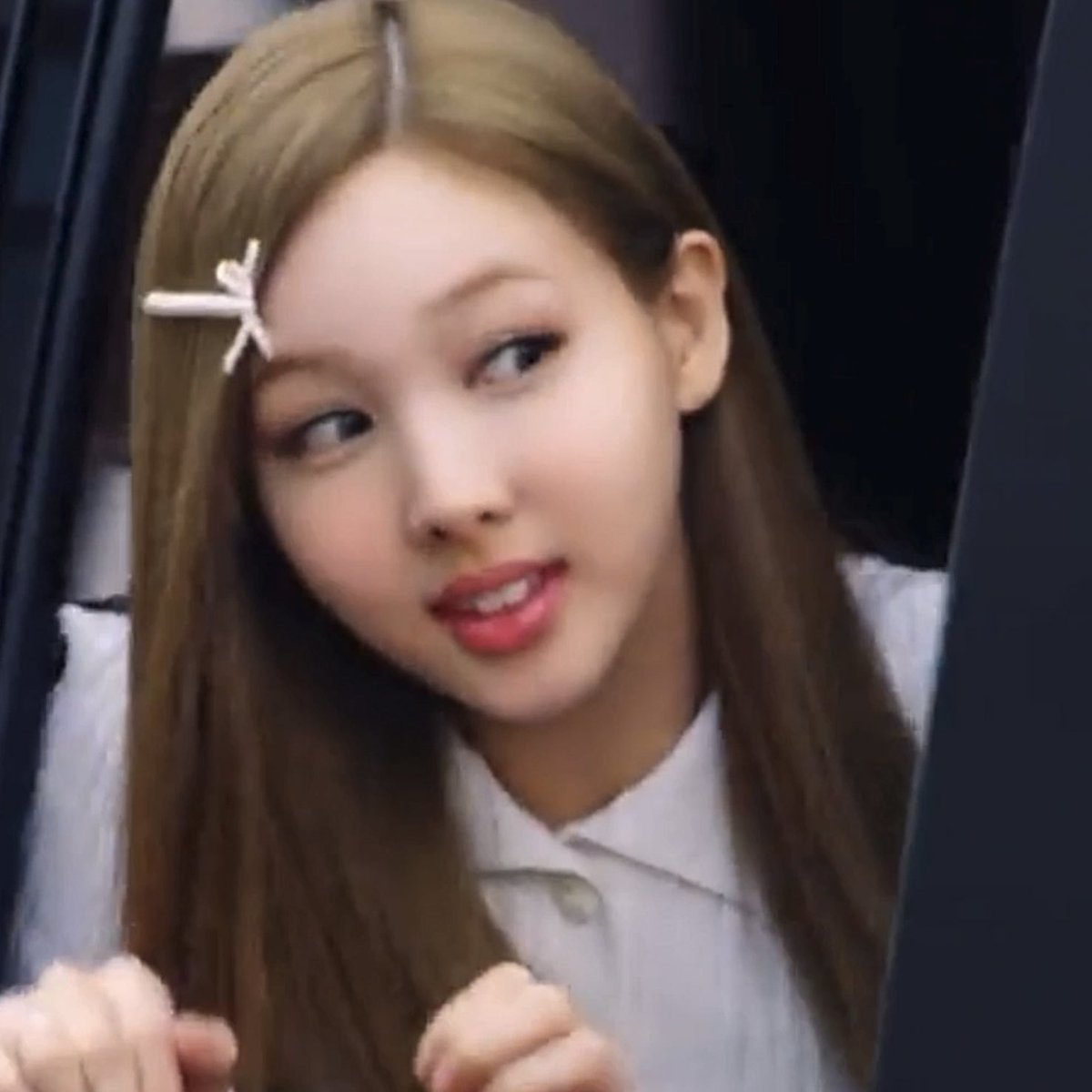 archivenayeon's tweet photo. nayeon, you’re so PRETTY https://t.co/wzisVw58nP