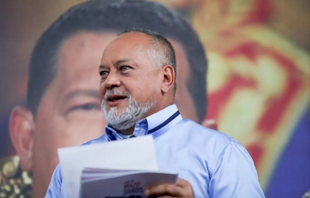 Cabello: Chávez invirtió en atención al Pueblo el dinero que antes se robaban en la IV República
bit.ly/3GzqByf
 

#MensajeAnual2023