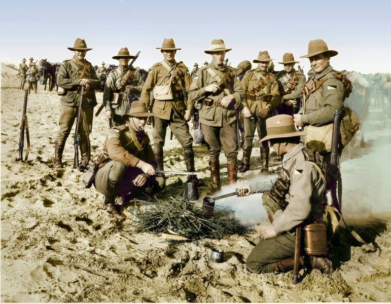📷 Members of the 3rd Australian Light Horse Regiment "boiling the billy" on the desert sand after a hard day's ride. 

Read our page about the 3rd Australian Light Horse Regiment here: vwma.org.au/explore/units/…