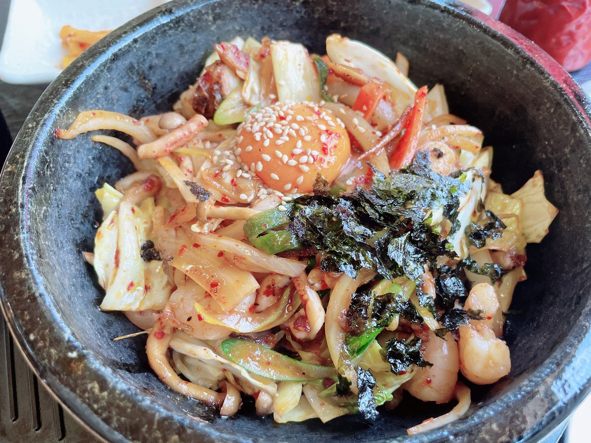 miyama274's tweet photo. お昼は明洞で海鮮石焼ビビンバ😋 https://t.co/1GaIdXSSgE