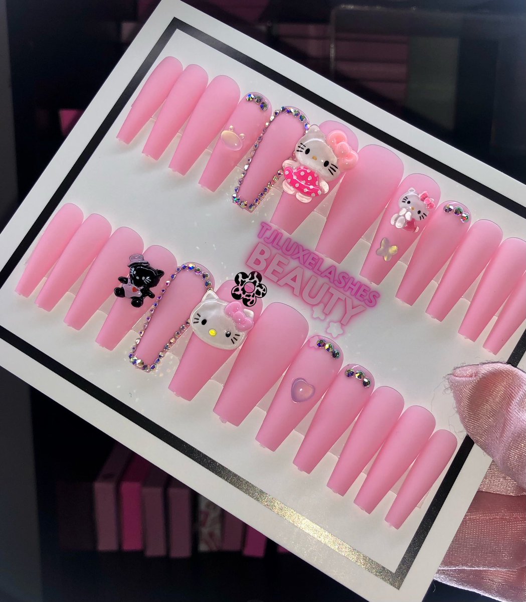 tjluxelashes's tweet photo. Where is my “Hello Kitty” lovers ??

Use code 15OFF when you check out 

https://t.co/CxOROJu4Rv https://t.co/EtjEMmF3P6