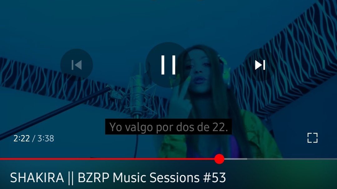 ShakiraMedia's tweet photo. Minuto 2:22: “yo valgo por dos de 22”… ✌🏻👀 https://t.co/c8SFyLp2bb https://t.co/YIv7Tt7ZmY