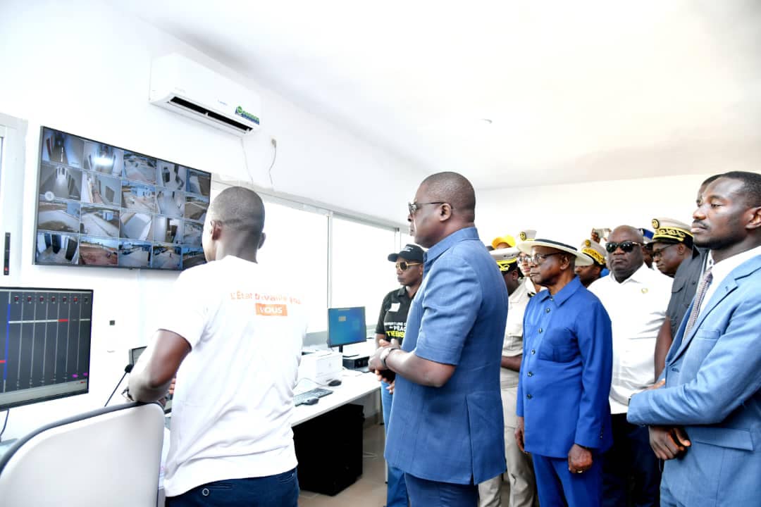 date_africa's tweet photo. 🇨🇮 Côte d'Ivoire : Dr Amédé Koffi KOUAKOU, Ministre de l’Équipement et de l’Entretien Routier a procédé à la mise en service officielle du poste à péage de l’autoroute Yamoussoukro-Tiébissou, ce lundi 09 janvier 2023.
#utdaroute #utdacôte_d_ivoire #utdapéage #utdainfo https://t.co/MGbOwTuQ4v