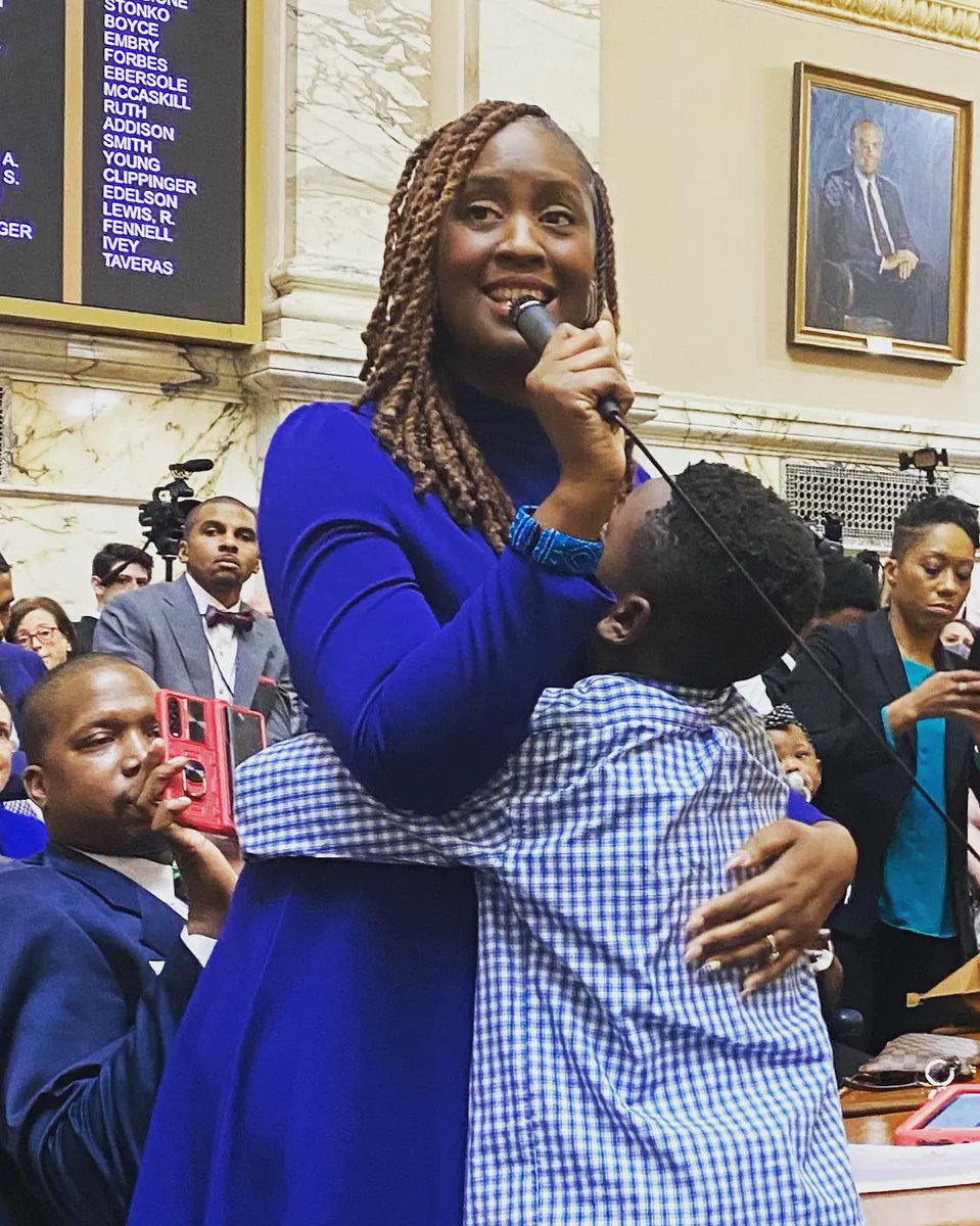 Smith4Delegate's tweet image. I was honored to be sworn in to serve a 2nd term in the Maryland House of Delegates. In addition, I was humbled to move to close nominations for Speaker so that we could reelect @SpeakerAJones to lead our chamber. So blessed to experience this day with my family! #Working4MD