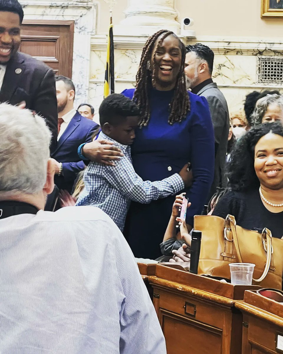 Smith4Delegate's tweet image. I was honored to be sworn in to serve a 2nd term in the Maryland House of Delegates. In addition, I was humbled to move to close nominations for Speaker so that we could reelect @SpeakerAJones to lead our chamber. So blessed to experience this day with my family! #Working4MD