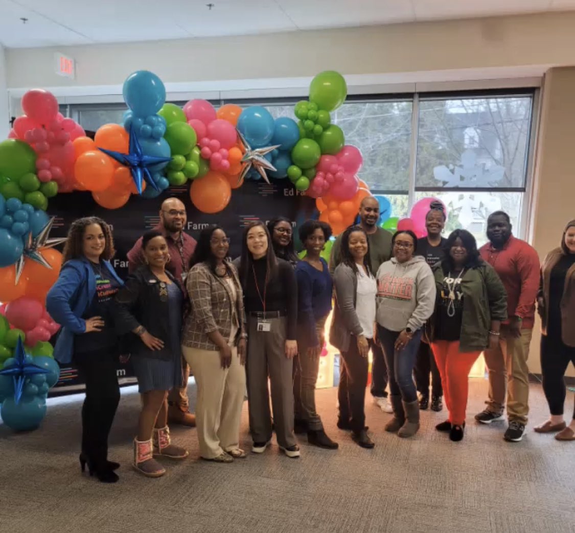 heymissdoyle's tweet image. Had an AMAZING day of cultivation, collaboration and innovation with @_EdFarm @pthetechcoach @b_e_sanders @TeamBorders 🤩 So excited to be a part of this cohort of Ed Farmers! 💻📱🍎@DrLisaHerring @ahrosser @apsitnatasha @APSInstructTech #LearnWithEdFarm #iCultivate #iCreate