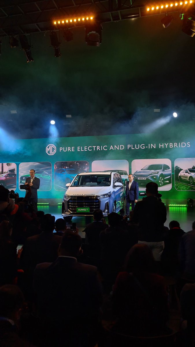 @MGMotorIn Introduce the New Hydrogen fuel cel MPV - EUNIQ -7 
!! 
•
•
•
#MG #MGMOTOR #autoexpo2023 #autoexpo #trending #hydrogenfuelcell #hydrogencar #futureishere #motonomics