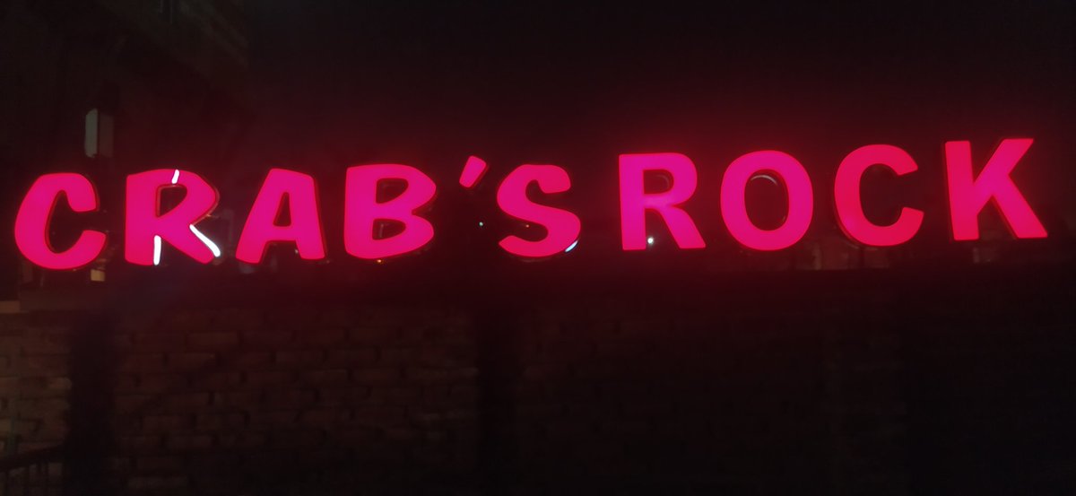 thebirdblues's tweet photo. Tomo un tiempo volver a casa, pero se logró! Infinita alegría compartir con ustedes! One Bourbon, One Scotch, One Beer! #Crabs 
@docukalu @crabsbar https://t.co/wLcRjiqqER