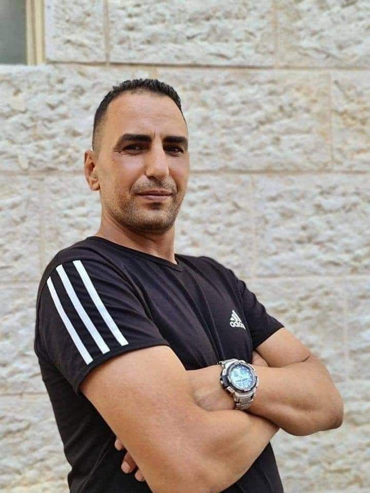 OnlinePalEng's tweet photo. BREAKING: 41-year-old Palestinian man Samir Aslan was shot and killed by Israeli occupation forces with a bullet that penetrated his chest during a military raid into Qalandia camp, north of occupied Jerusalem. https://t.co/evdhR05VvH