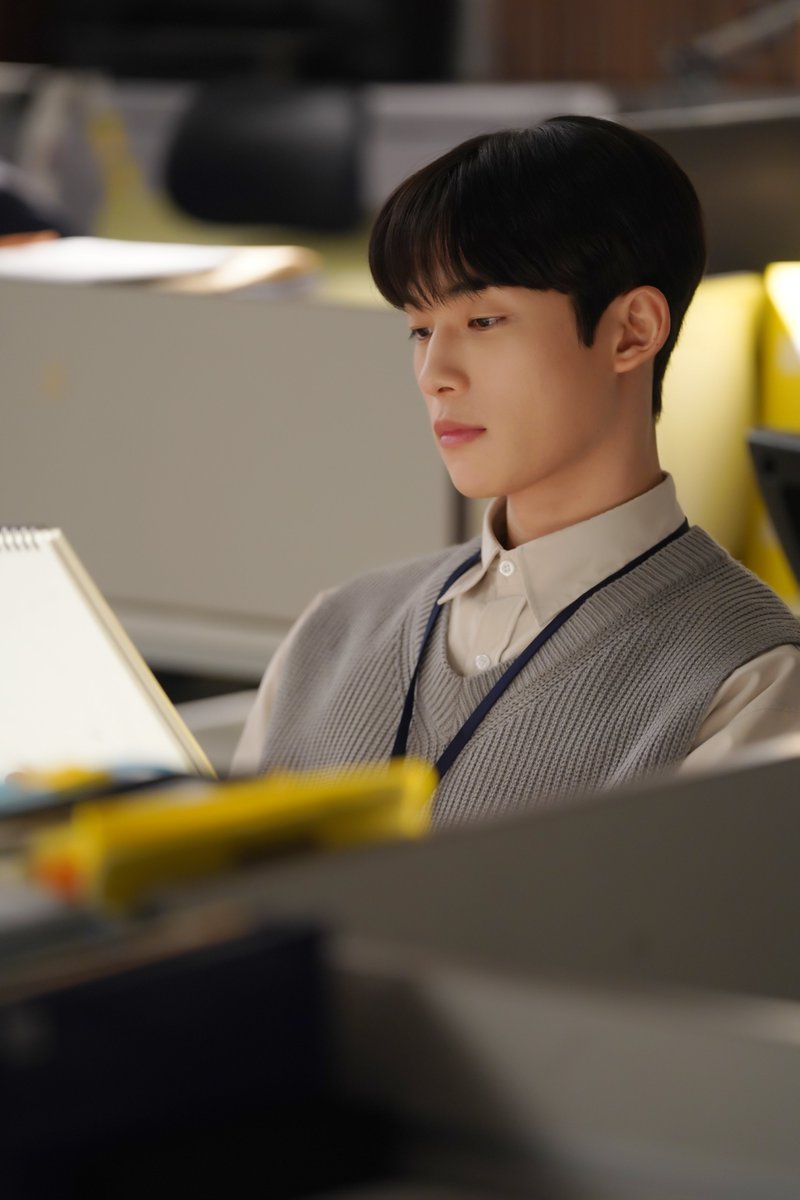 KENAZ_official's tweet photo. #밥이사 10화 공개💙
아직 준비가 안 되었어요😭
아!!! 담백 커플 죽어도 못보낸다고요!!
오늘 밥이사 9-10화 공개
링크 타고 바로 보러가기 👇
https://t.co/pOs8nBZbkg
#헤븐리 #밥만잘사주는이상한이사님 #TheDirectorWhoBuysMeDinner #bl #bl드라마 #blwebseries #webseries #KENAZ #케나즈 https://t.co/sSDl8IUdkd